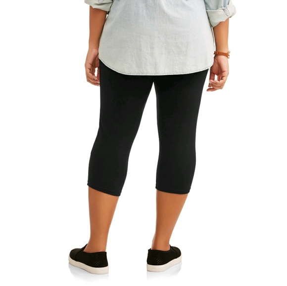 🆕Plus Size Capri Leggings soft knit essentials - Picture 3 of 5